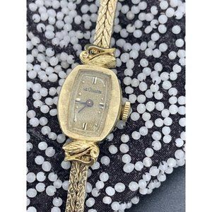 Vintage 1940s LeCoultre 14k Solid Gold Case Ladies Watch 17 Jewels Wind Up